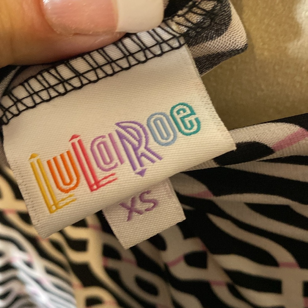LuLaRoe skirt. Pretty pink and black pattern- like new - Picture 5 of 6